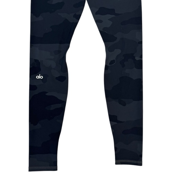 NWT Alo High-Waist Camo Vapor Legging in Black Camouflage Size Small - Picture 9 of 11